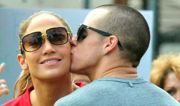 Jennifer-Lopez-Casper-Smart-On-The-Outs